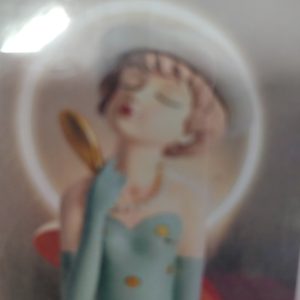 señora con perlas